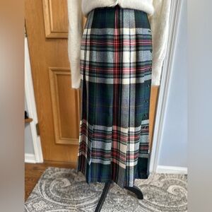 Vintage Women’s 100% Wool Tartan Plaid Pleated Skirt – Made in USA – Size M